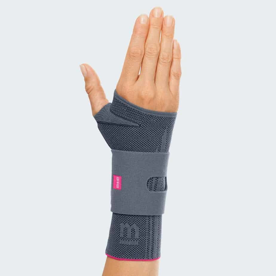 Medi Manumed Active Wrist Brace - Silver