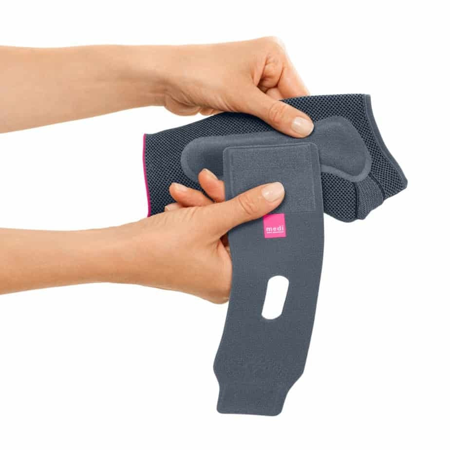 Medi Manumed Active Wrist Brace - Silver